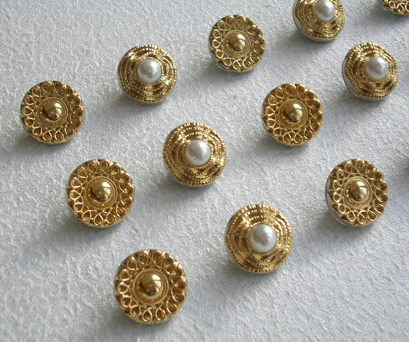 Vintage 18 Beautiful Glass Buttons