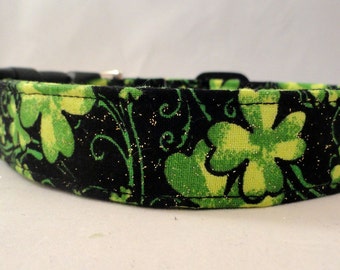 St Patricks 4 Leaf Clover with Glitter on Black Dog Collar