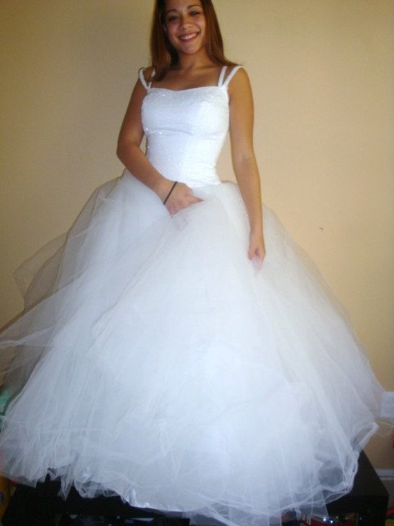 bridal gowns betsey johnson