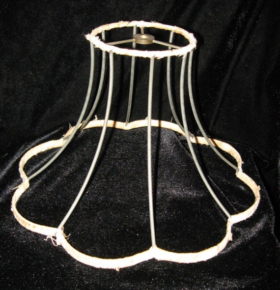 Small Wire Scalloped Edge Lamp Shade Frame