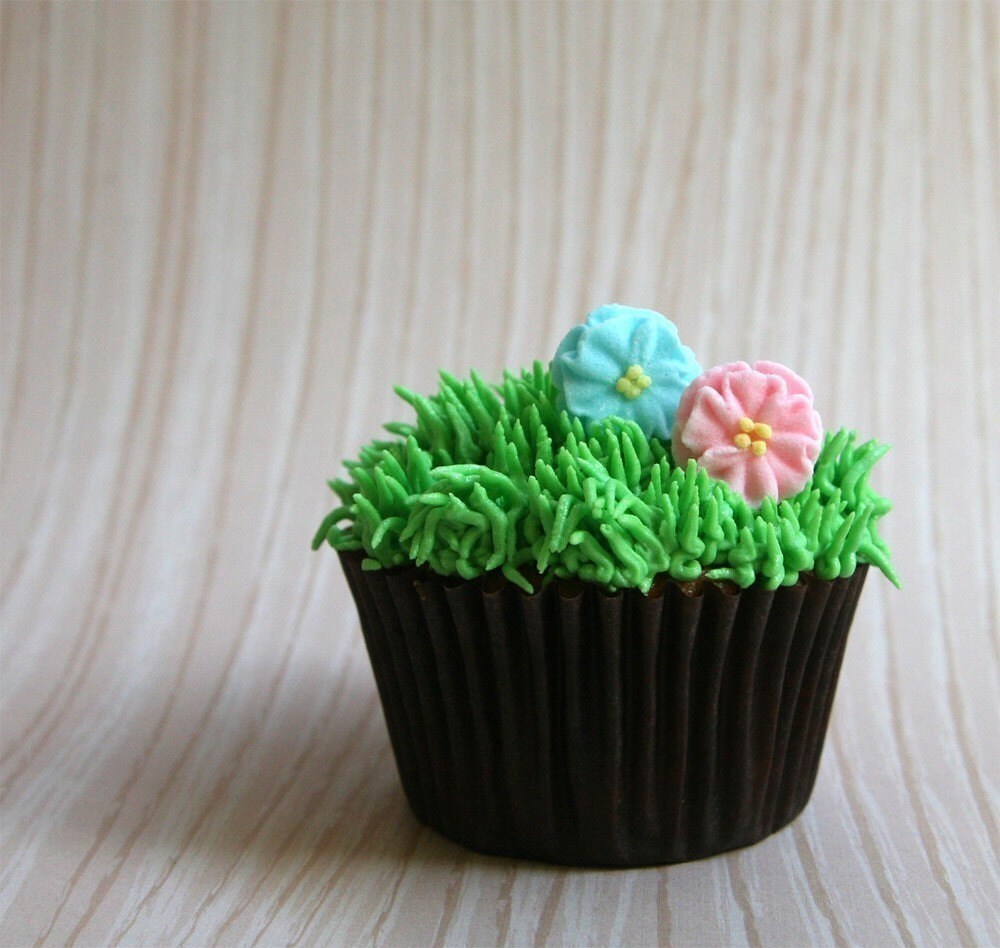 Grass Pastry Tip 233 for Cupcake and Cake Decorating