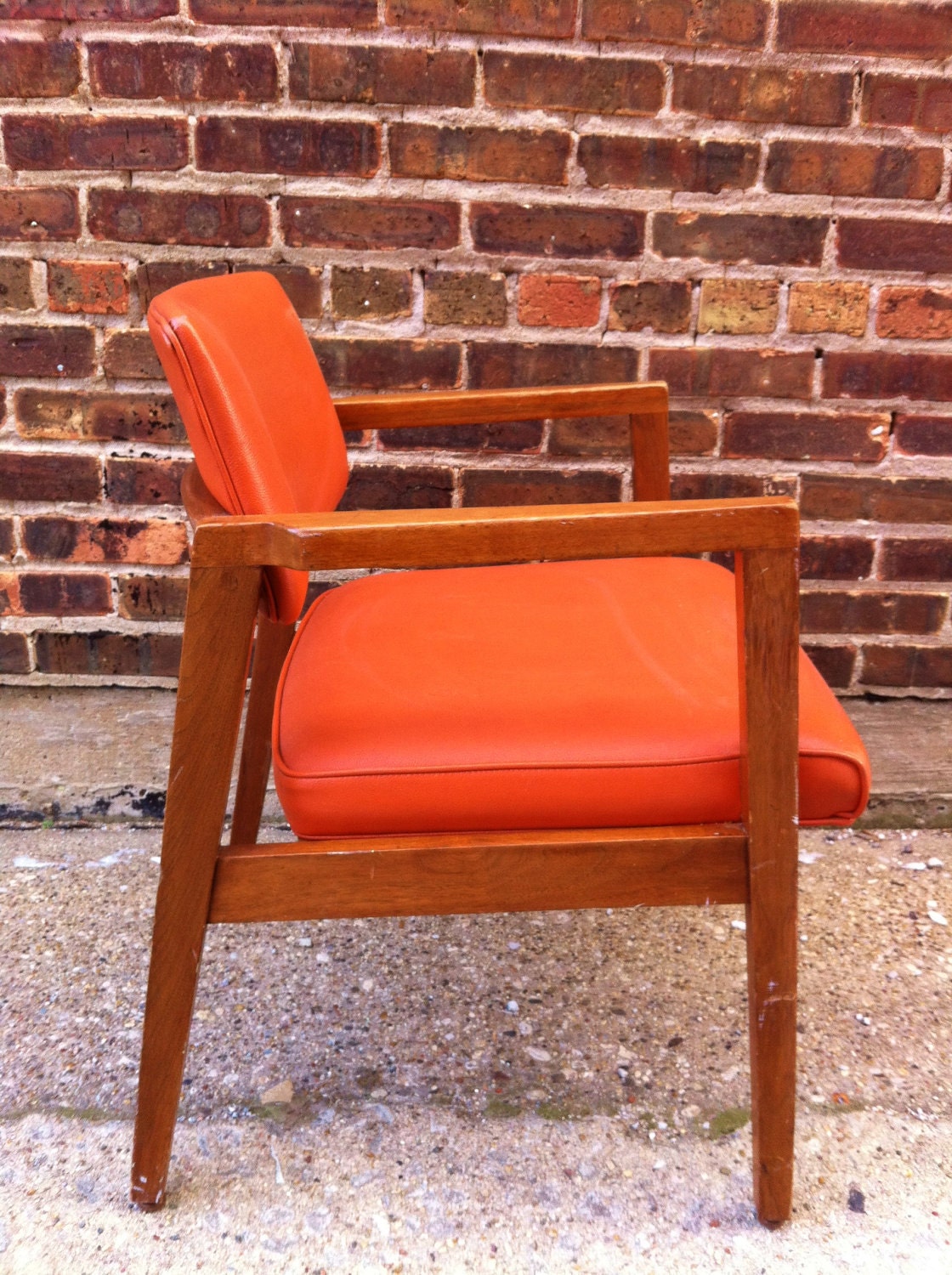 Mid Century Gunlocke Chair