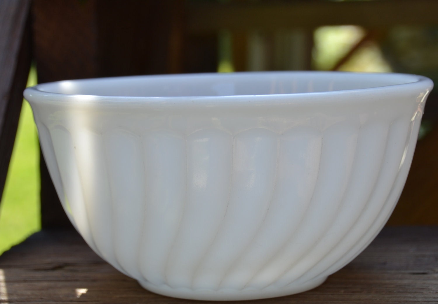Fire king White Swirl Mixing Bowl