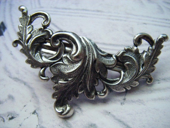 Acanthus Leaves of Silver and Light Hairclip