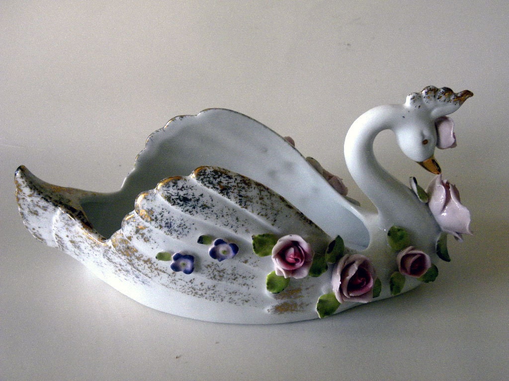 Lefton China Swan Hand Painted Figurine by Scentsiblescents