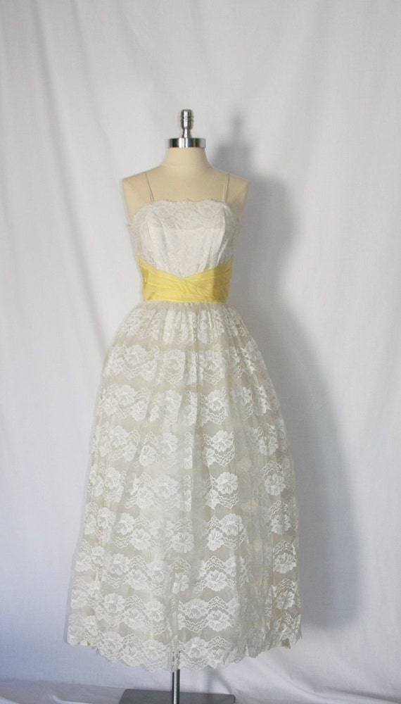 Wedding Dress Vintage 1950's Gorgeous White Lace with