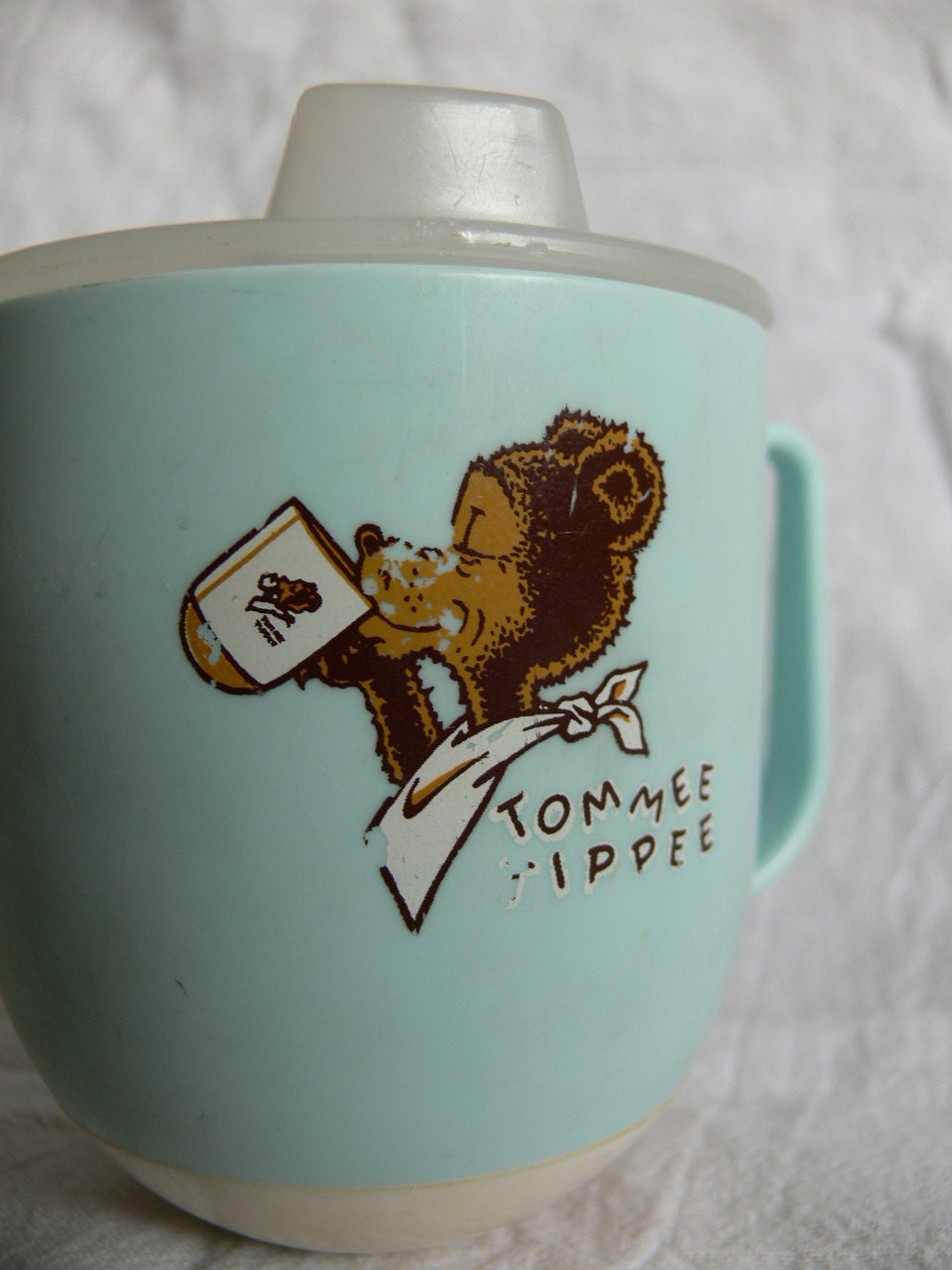Tommee Tippee Vintage Child's Sippy Cup with Lid