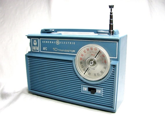  Radio  1960s  GE Afc 10 TRANSISTOR  Radio  in Blue P1818B