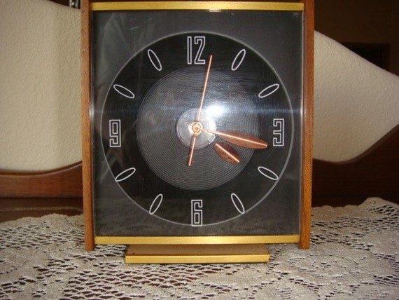 clock that projects time on ceiling
