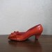 vintage 1980s retro 1950s heels / B.G. STREET Snakeskin Orange Kitten Heels with Bow / Size 5.5B