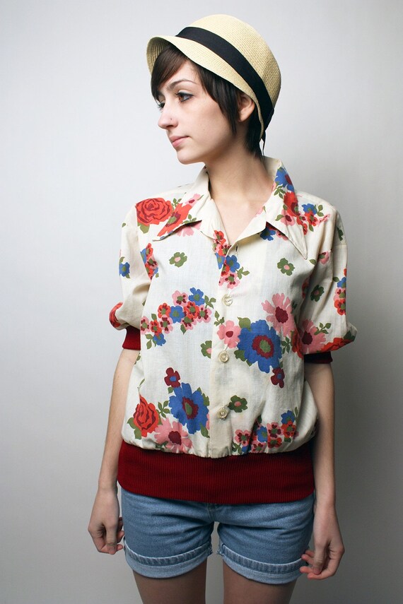 Women's Vintage Button Down Floral Blouse by MOUK on Etsy