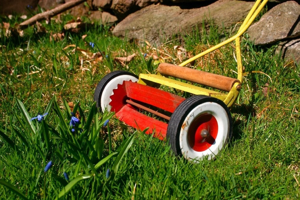 Fun Vintage Toy Lawn Mower