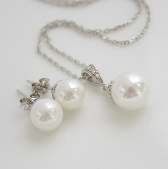 Pearl Bridesmaid Jewelry Set of 6 Silver Pearl Earrings Post