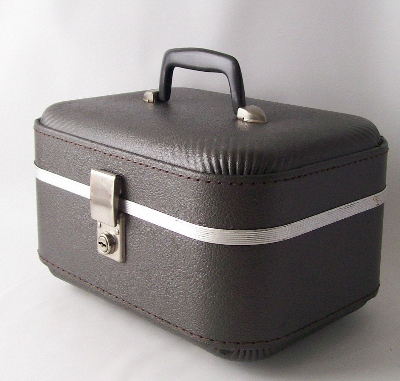 train case luggage new