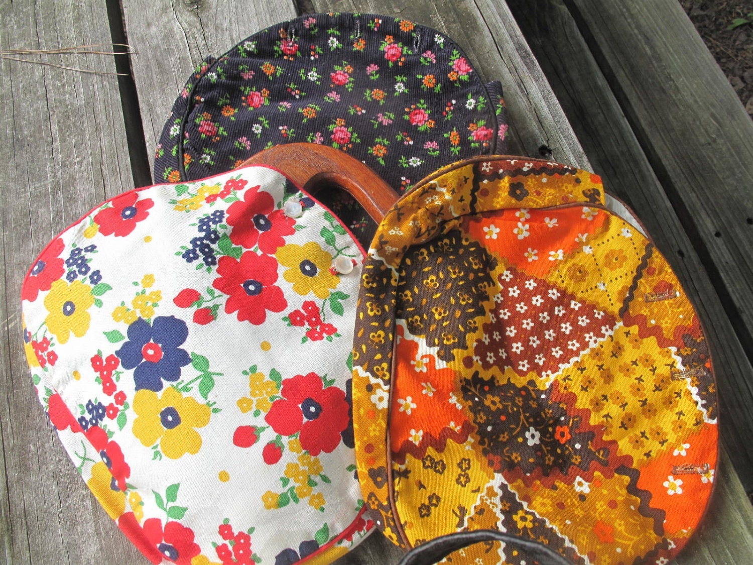 Changeable Wooden Handle Purse with Button on Covers