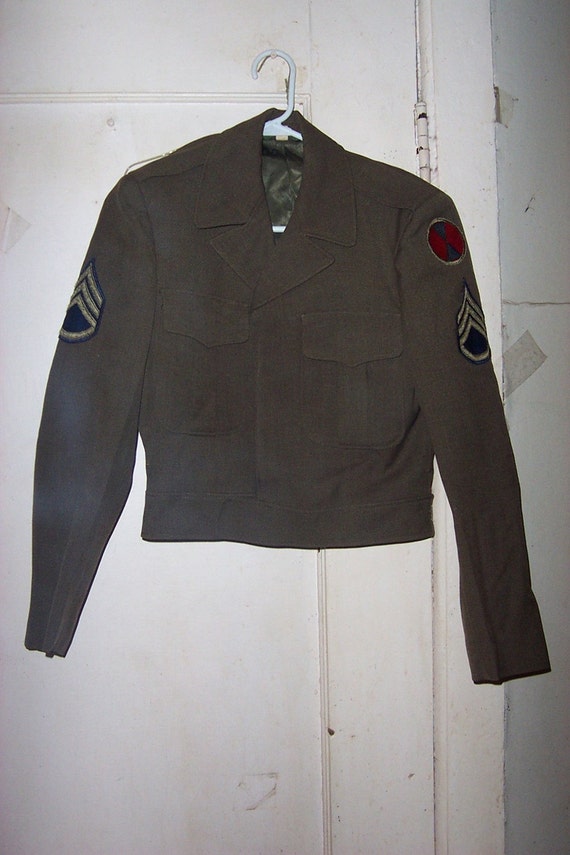 Vintage US army Eisenhower jacket w/ PatcheS sz 36 r