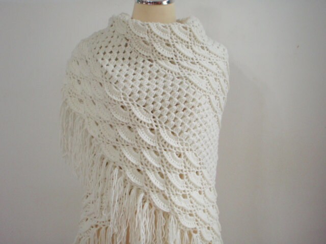 Crochet Triangular Shawl in Snow White by Namaoy on Etsy