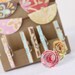 Thumbtack set flowers (2) with mini clothes pegs and paper banner