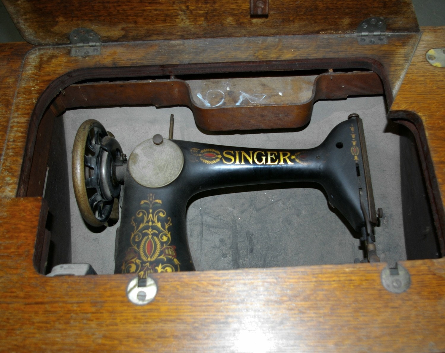 Antique Singer Sewing Machine 1913 by bettysworld4u