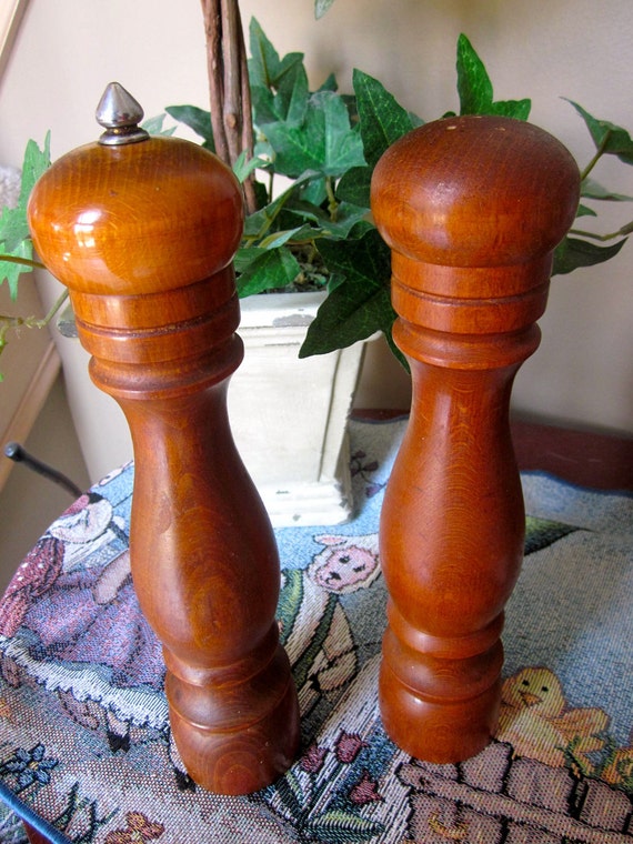 SALE Wooden Japanese Salt & Pepper Shaker Mill Najico by QuinlanQ