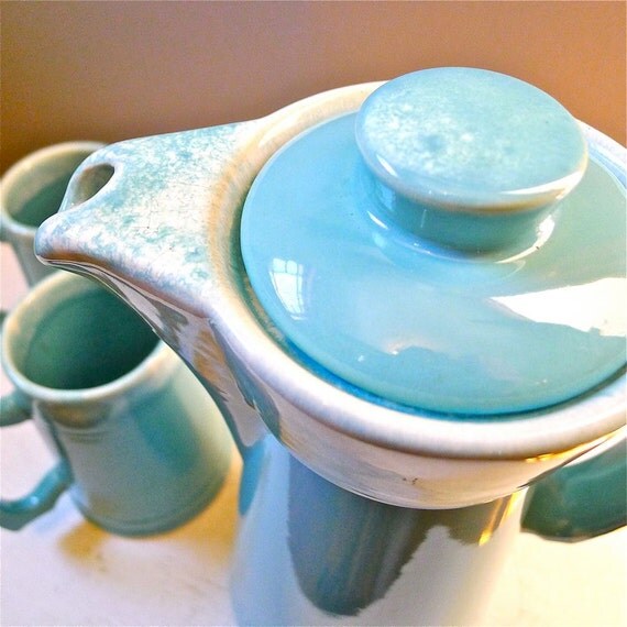 Vintage Hull Turquoise Pottery White Drip Coffee Pot with Mugs