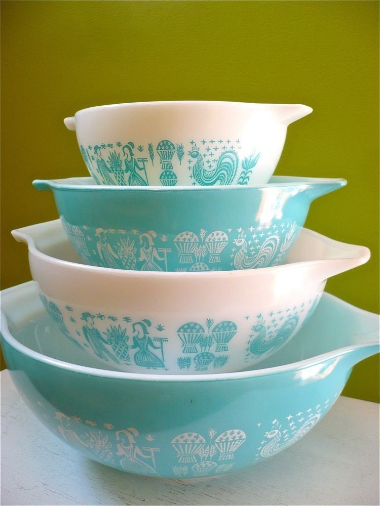 Vintage Pyrex Amish Butterprint Cinderella Bowl Set