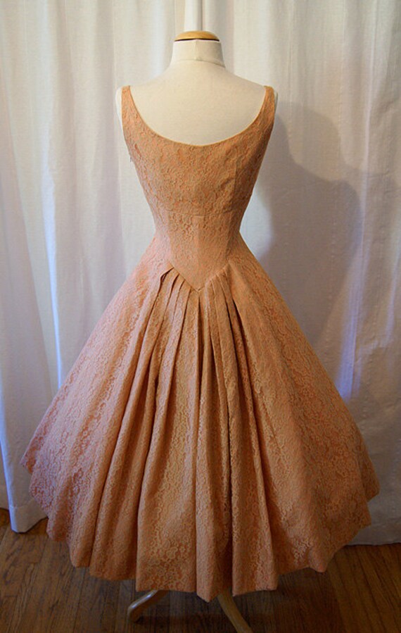 Gorgeous 1950's new look peach and blush pink lace party
