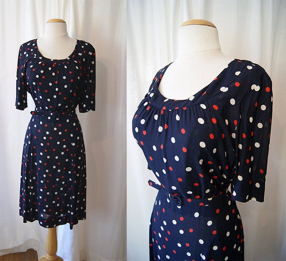 Darling 1940's XL rayon print day dress with red and cream