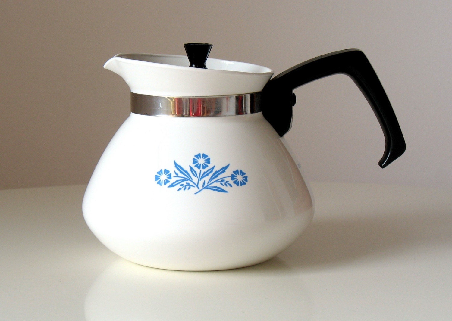 Vintage flawless 1960s  Corning Ware Coffee  Pot Teapot 6