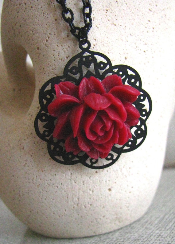 Items similar to Romantic red rose necklace on Etsy