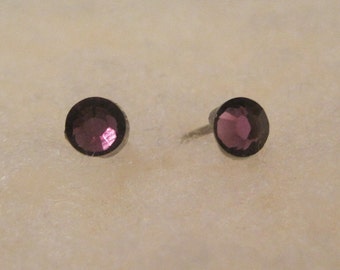 Niobium Stud Earrings - Amethyst Crystals 4 mm - Hypoallergenic Earrings for Sensitive Ears // Nickel Free Post Earrings