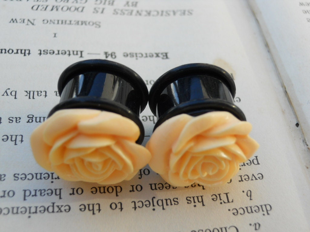 Gauged EarringsPlugsCream Roses5/8g