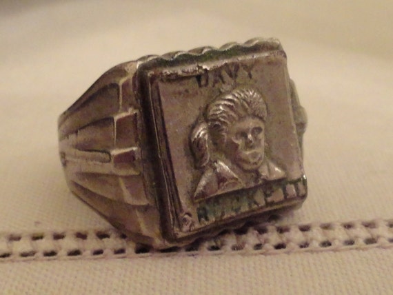 DAVY CROCKETT Signet Ring 1950s Child's Size by backofbeyond