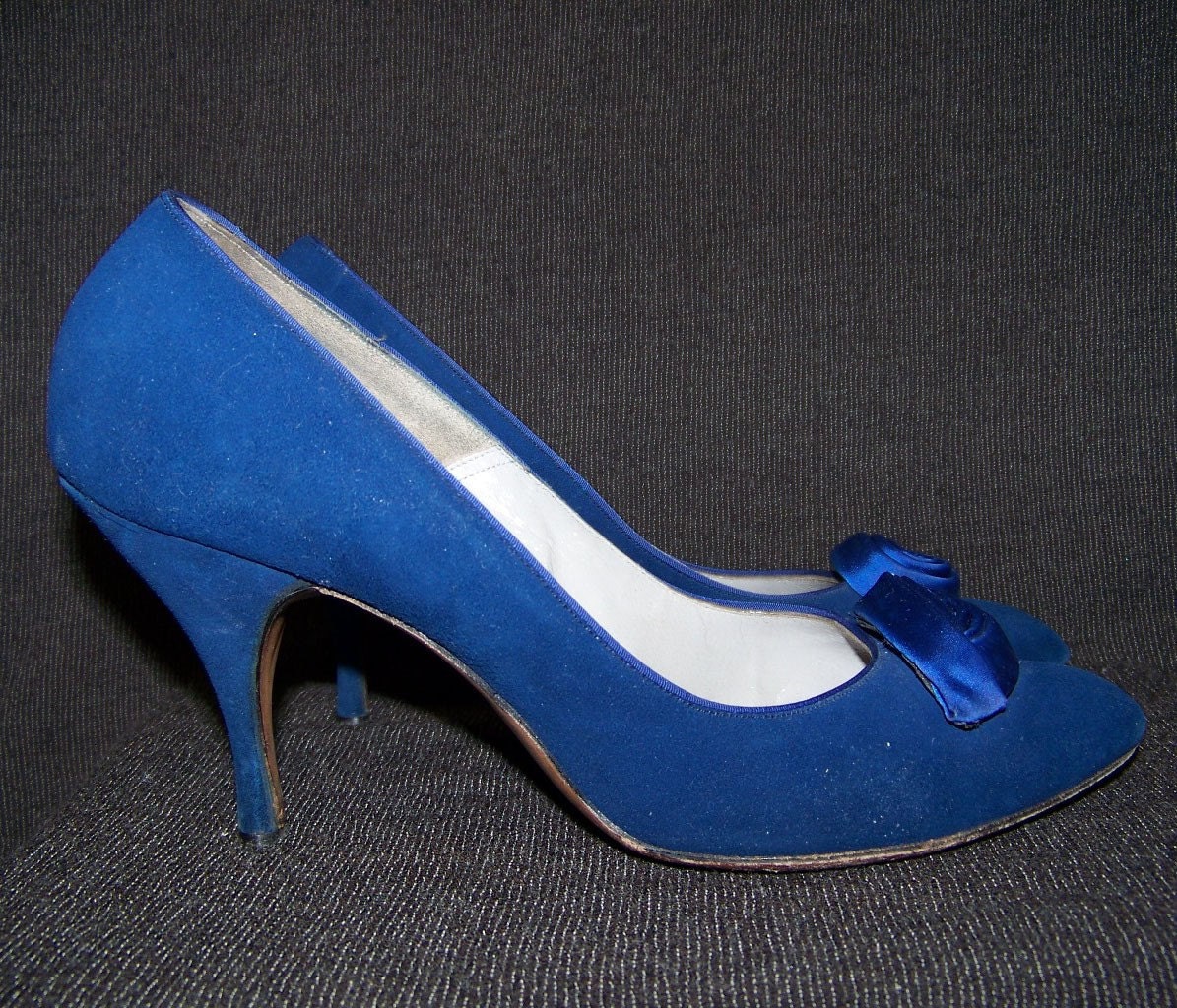 Vintage 50's Royal Blue Suede Leather Pearl Heels Pumps 6