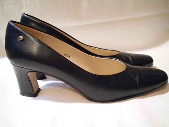 Vintage Etienne Aigner Navy Leather Classic Pumps Womens Size