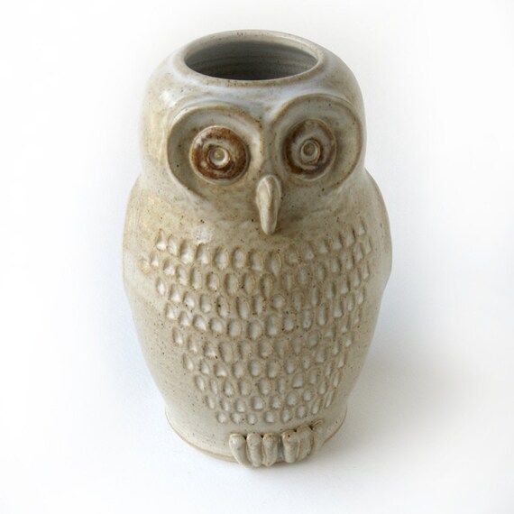 Owl Vase by RoundroofDesigns on Etsy