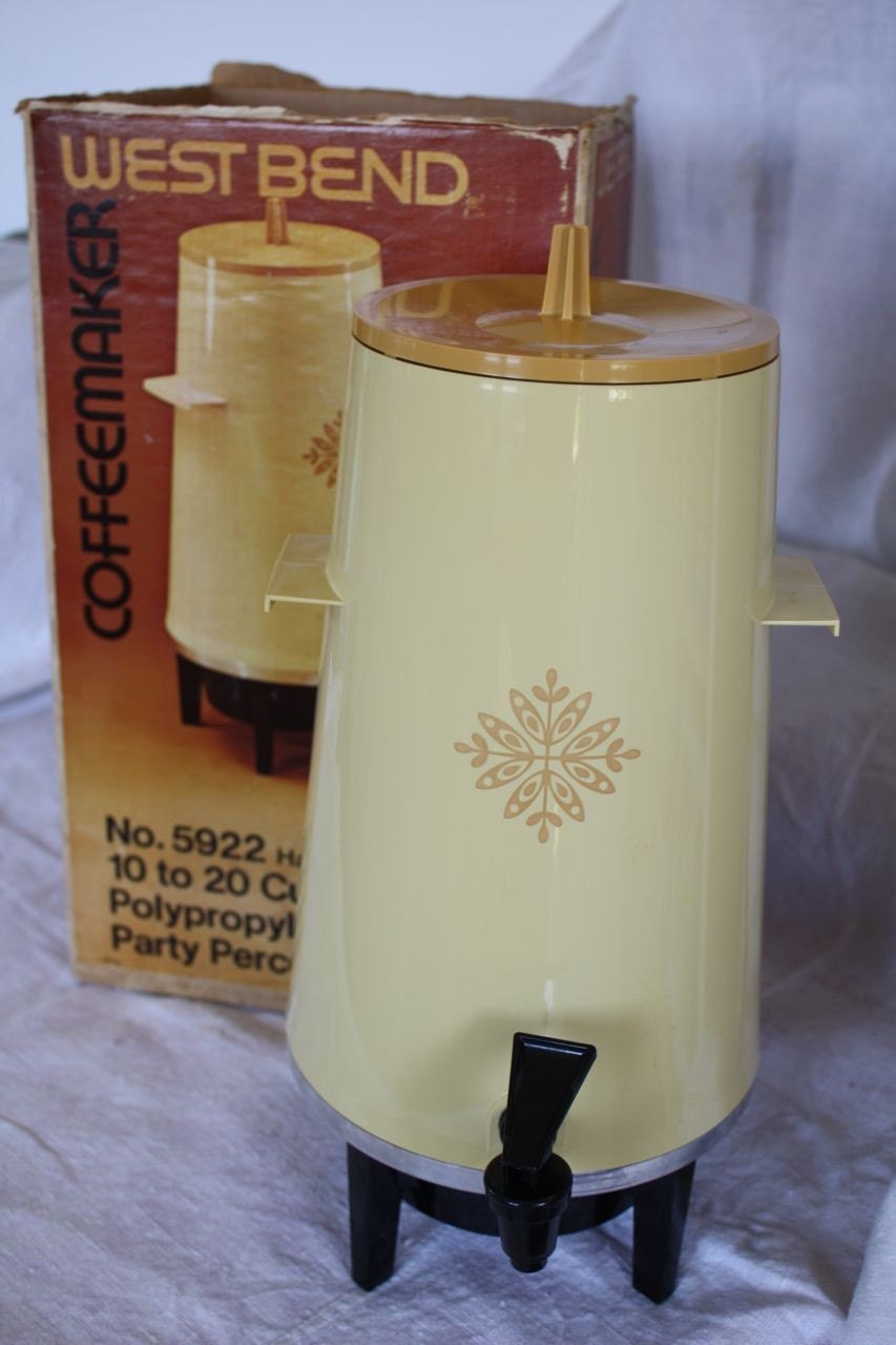 West Bend coffeemaker / Percolator 20 cups Harvest Gold