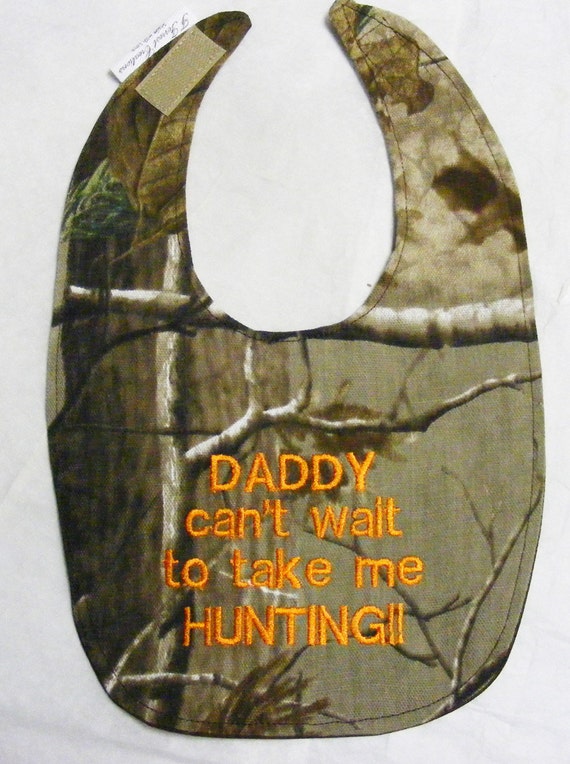 Daddy Can�t Wait to take me Hunting Baby Bib small