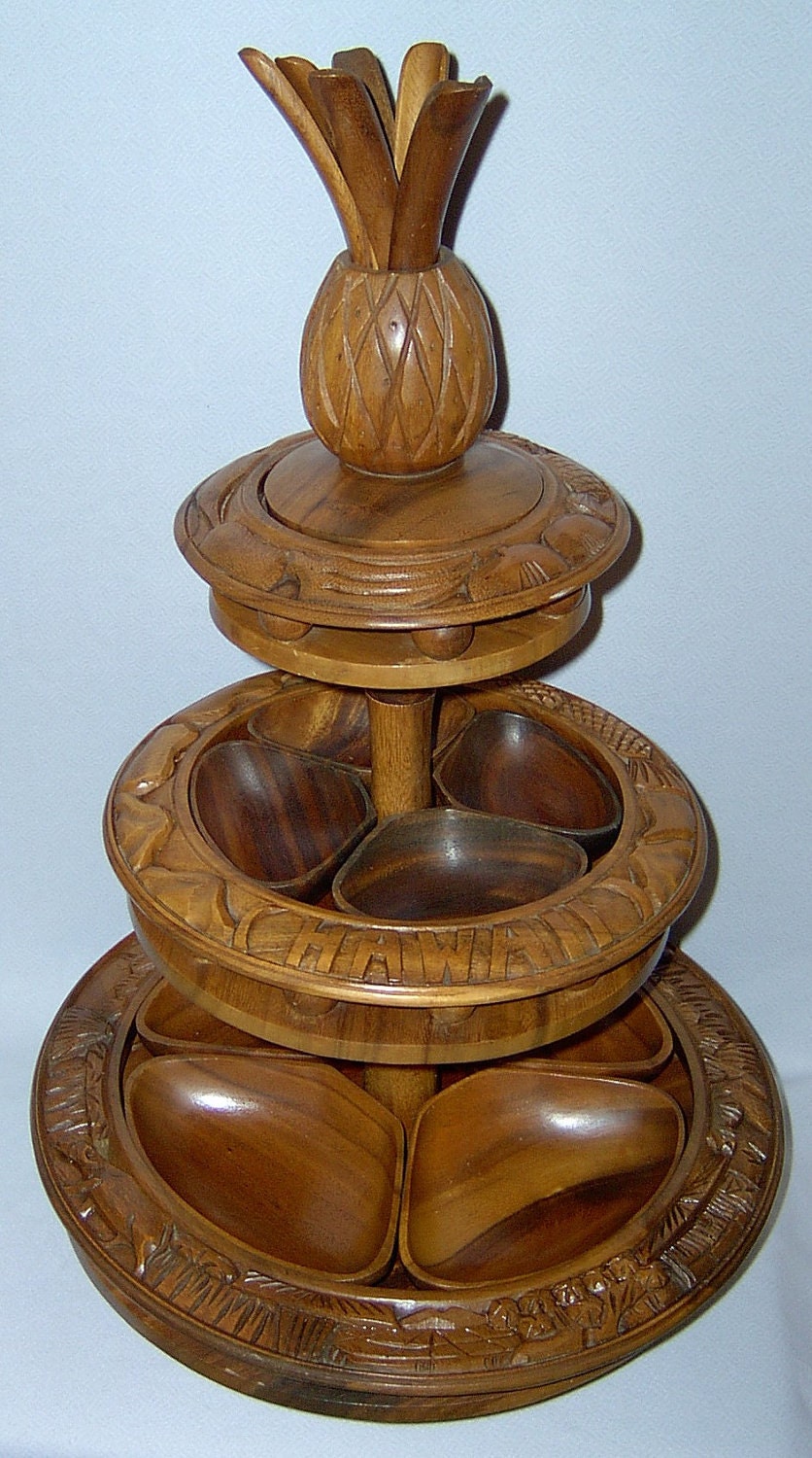 Vintage 3 tiered server wood lazy susan Hawaiian