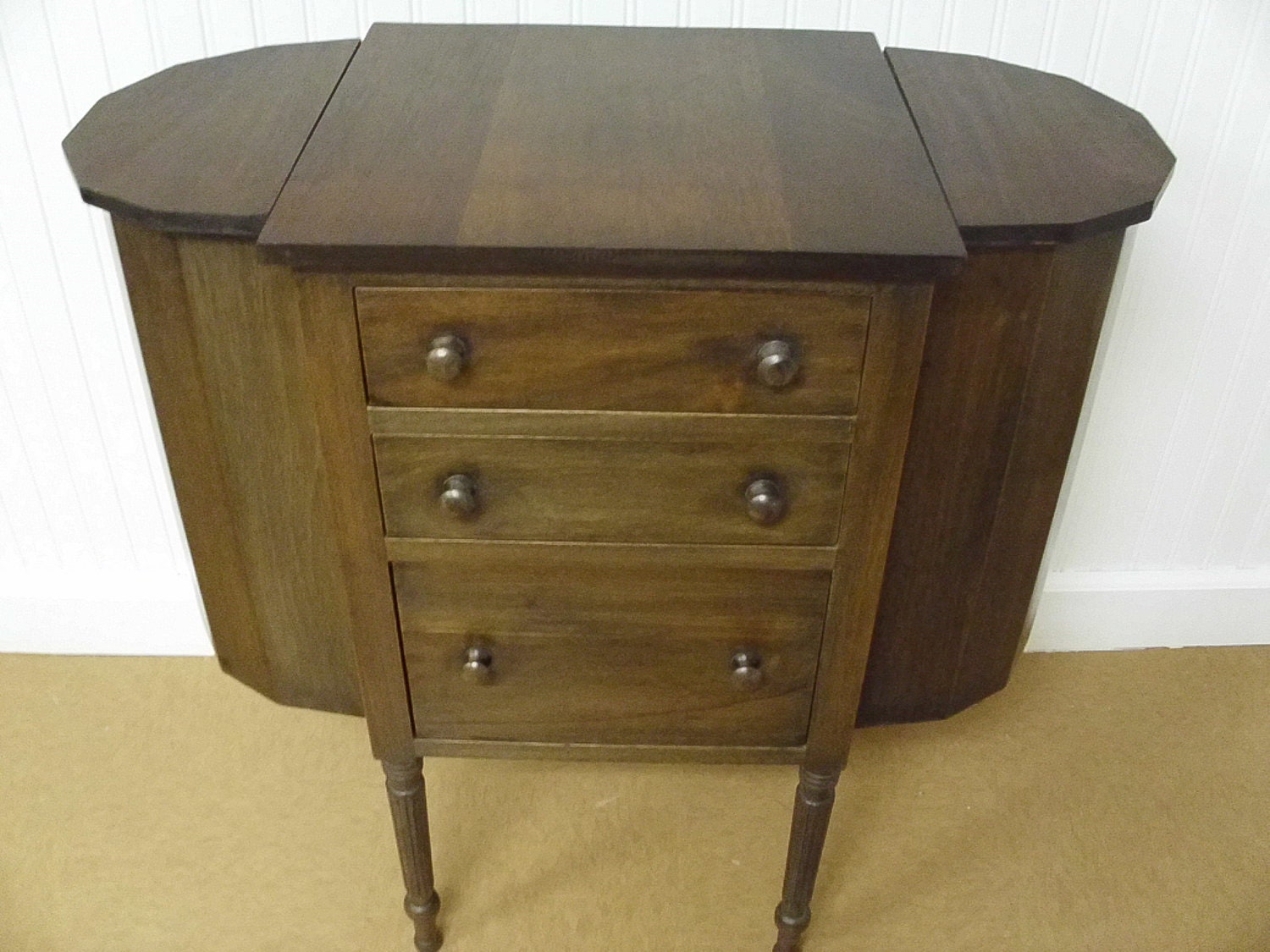 Vintage 1930's Martha Washington Sewing