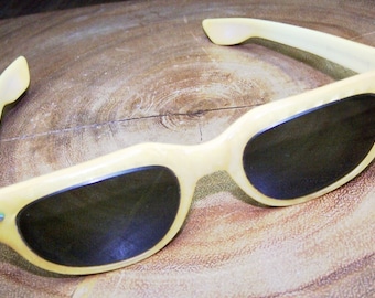Retro Vintage Cat Eye Prescription Sunglasses Signed Calobar