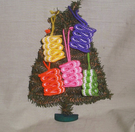 Handmade Christmas Ribbon Candy Ornaments Set of 5 Plastic Canvas