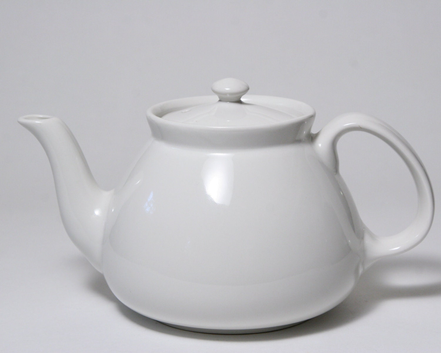 White Ceramic Teapot Hall China Made in USA 6 cup