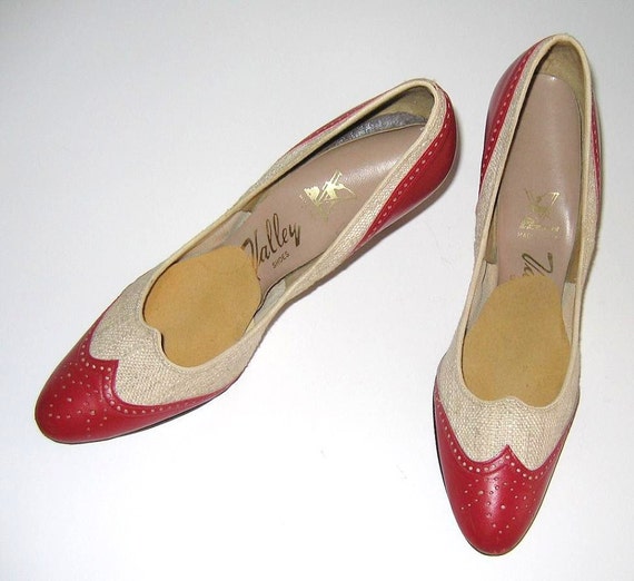 Items similar to Vintage 1960s Red & Beige Spectator Pumps - Size 8 1/2 ...