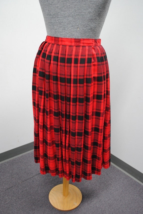 Red and Black Vintage Plaid Skirt Size 12/14