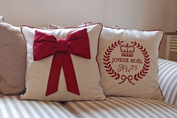 Items similar to Set of 2 Christmas pillow on Etsy