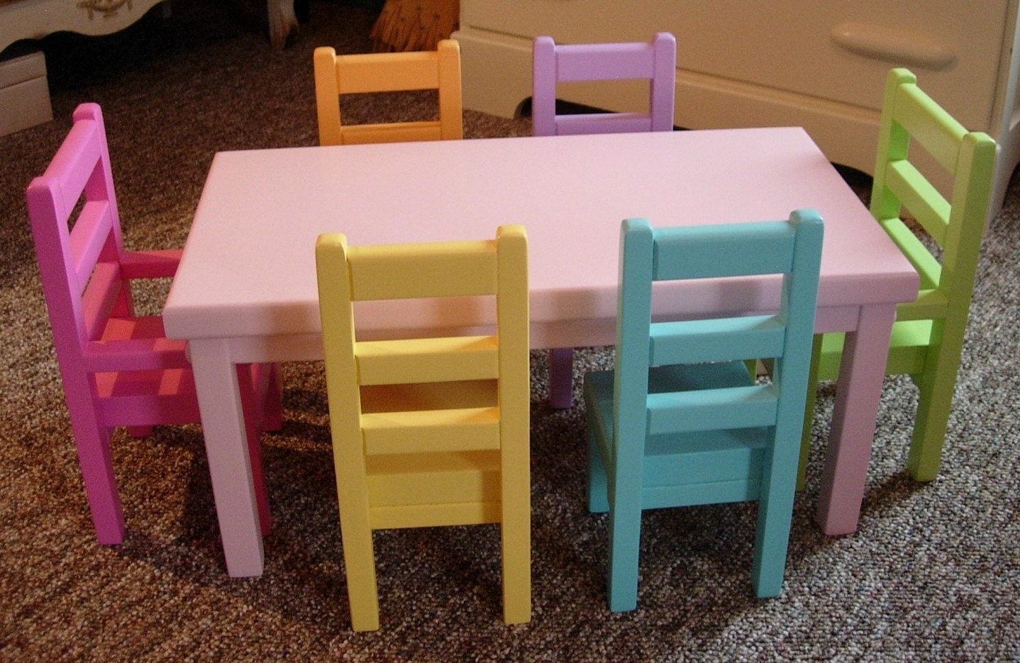 doll table and chairs