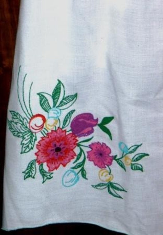 vintage apron LIQUID EMBROIDERY CHARMING Vintage Apron