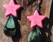 Pink Earrings - Pink Turquoise Stars with Iridescent Feather Earrings Pink Earrings - Pink Turquoise Stars with Iridescent Feather Earrings