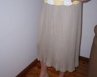 Vintage 80s 90s Beige Pleated Fold Skirt